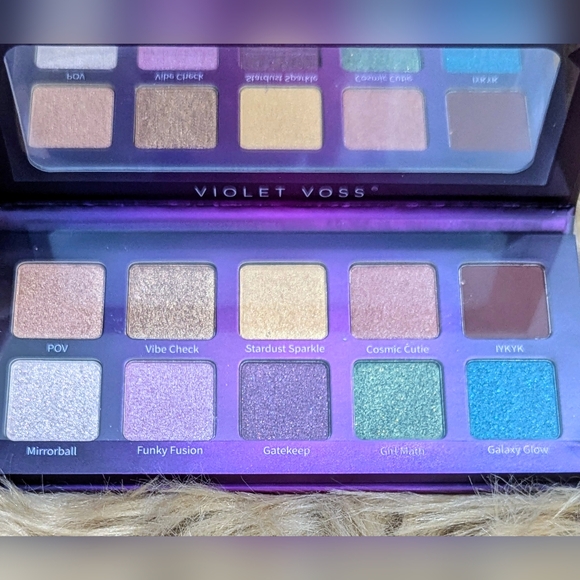 New Unopened "Disco Drip" Full Size Eye Shadow Palette - Picture 7 of 10